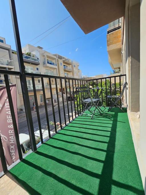 3 Bedroom Apt In Prime Location 5M Away From Beach Is-Swieqi Esterno foto